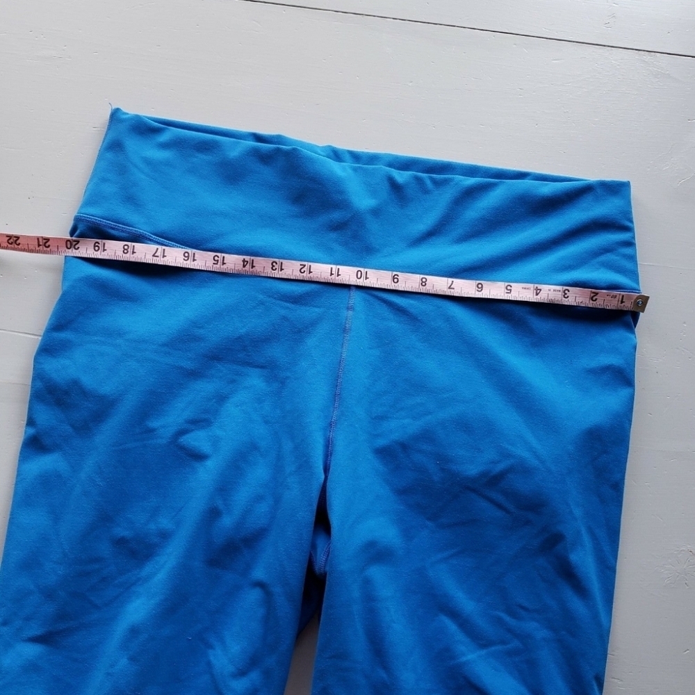 Fabletics Shorts - Picture 2 of 6
